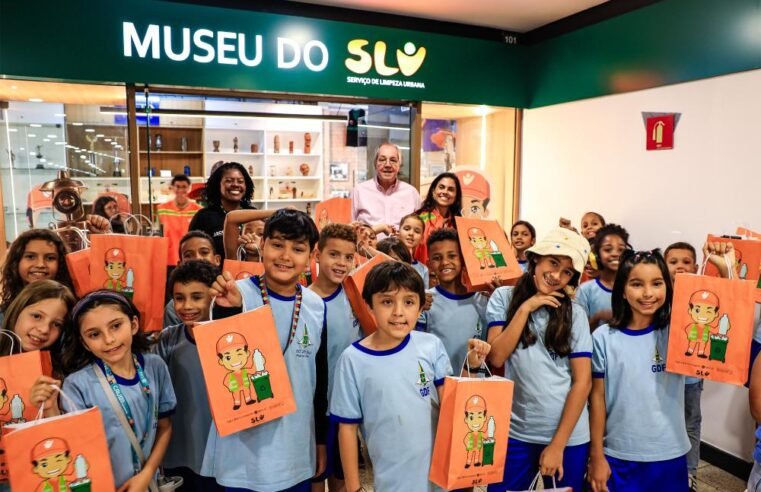 Estudantes da 305 Sul visitam museu do SLU-DF para aprender sobre resíduos