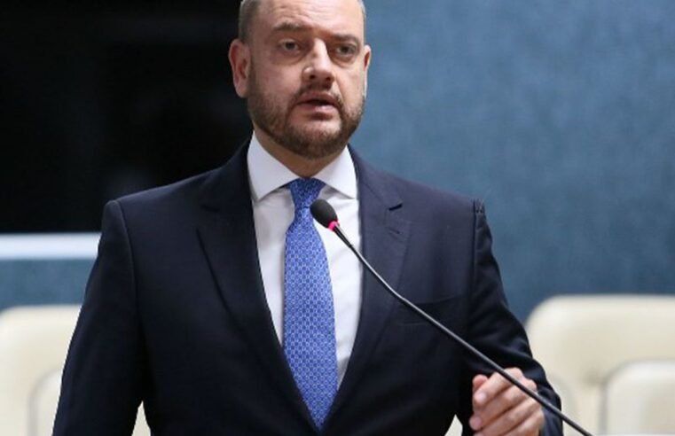 Governador em exercício do Rio troca comando de secretarias