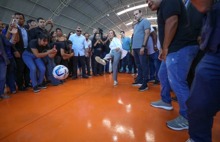Governadora reinaugura ginásio de esportes em Samambaia após reforma