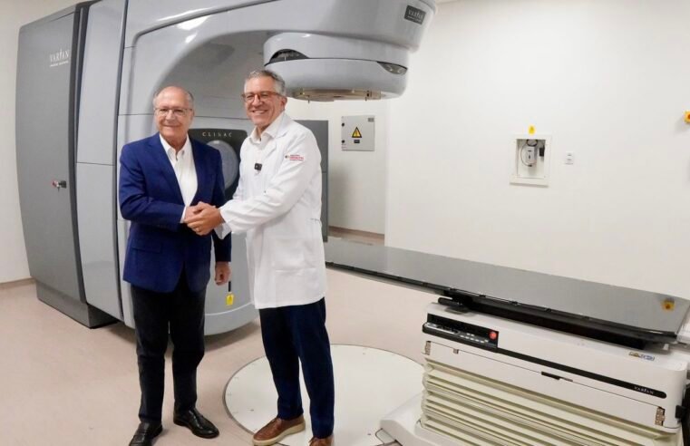 Governo entrega aceleradores lineares para radioterapia para 5 estados
