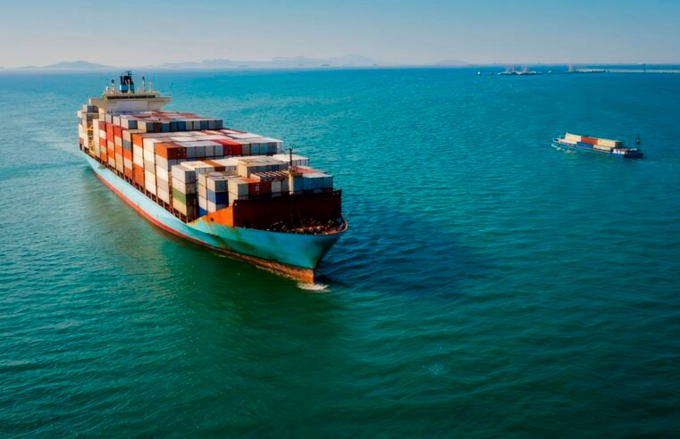 Governo projeta superávit comercial de US$ 72,1 bi em 2026