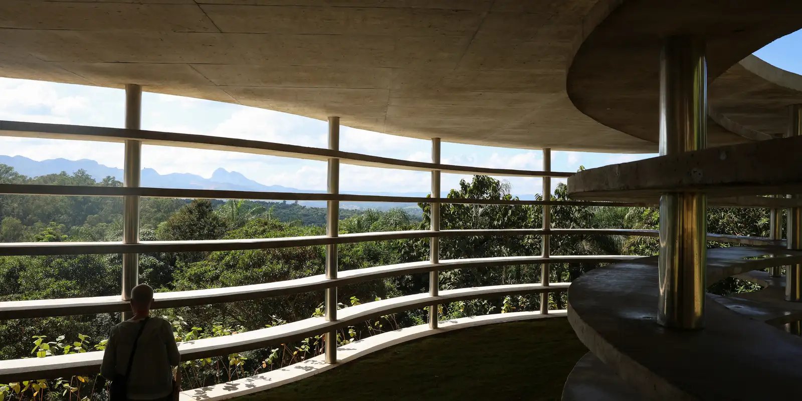 Inhotim celebra 20 anos com inauguração de três novas obras