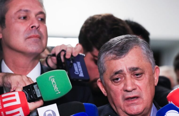 José Guimarães diz ser contra socorro do governo federal ao BRB