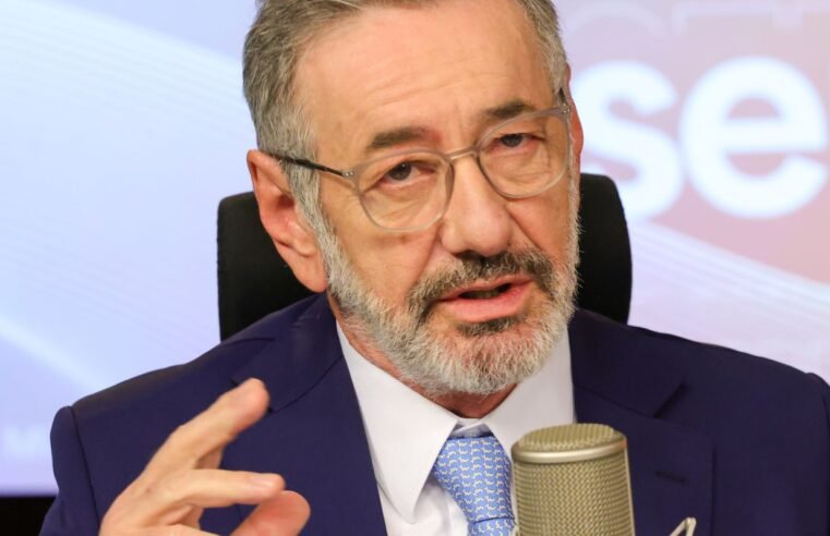 Ministro diz que país não quer apenas exportar minerais críticos