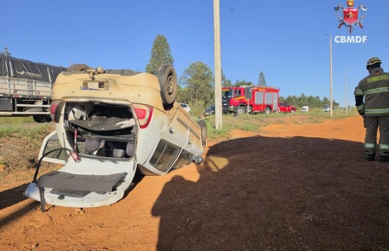 Motorista fica ferido após capotamento na DF-001