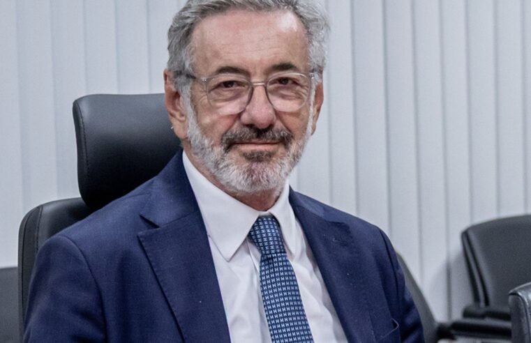 Novo ministro do Desenvolvimento apoia jornada de 40 horas