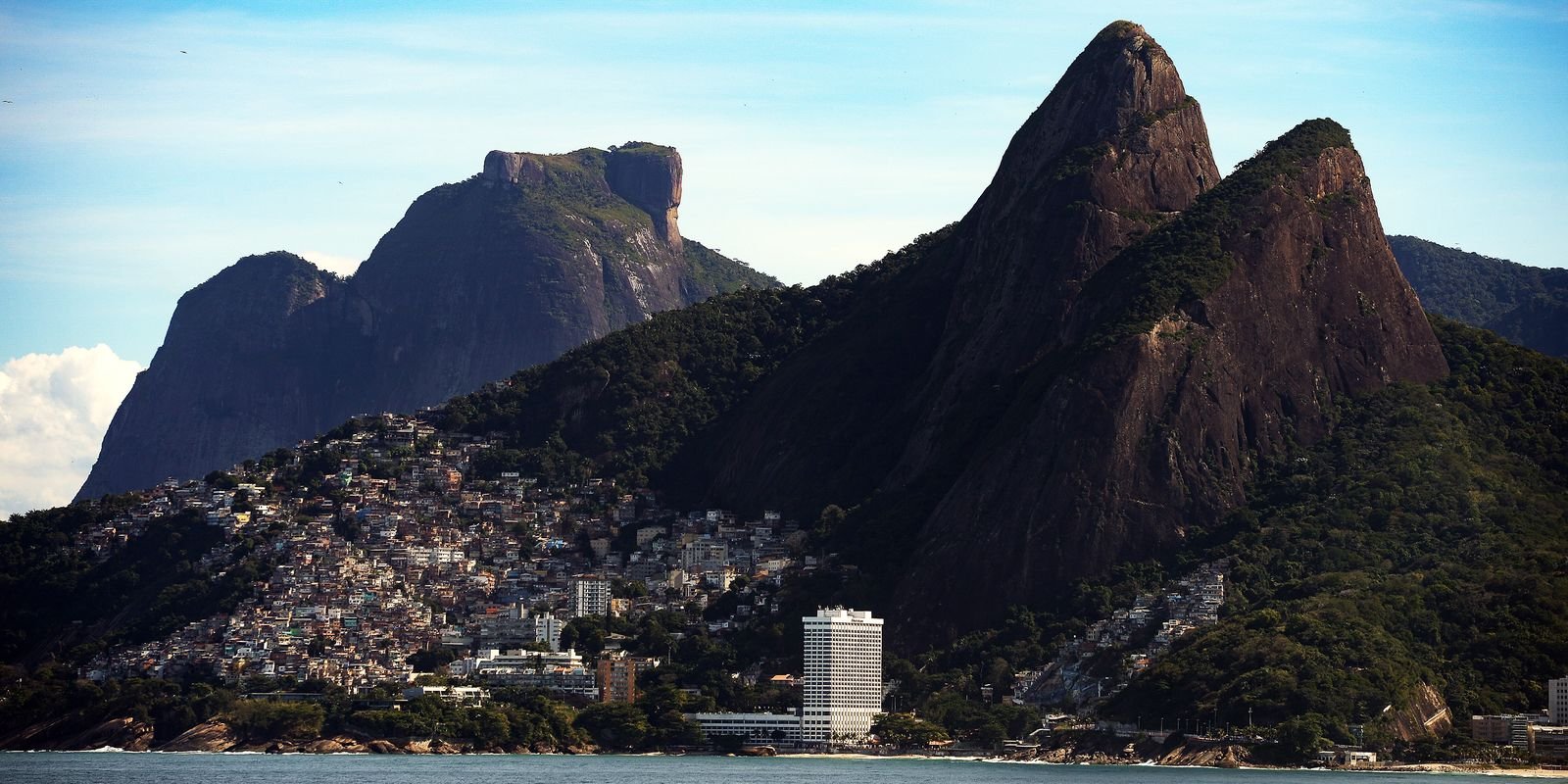 Operação policial deixa visitantes “ilhados” em cartão-postal do Rio