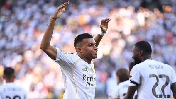 Real Madrid confirma lesão de Mbappé na coxa esquerda