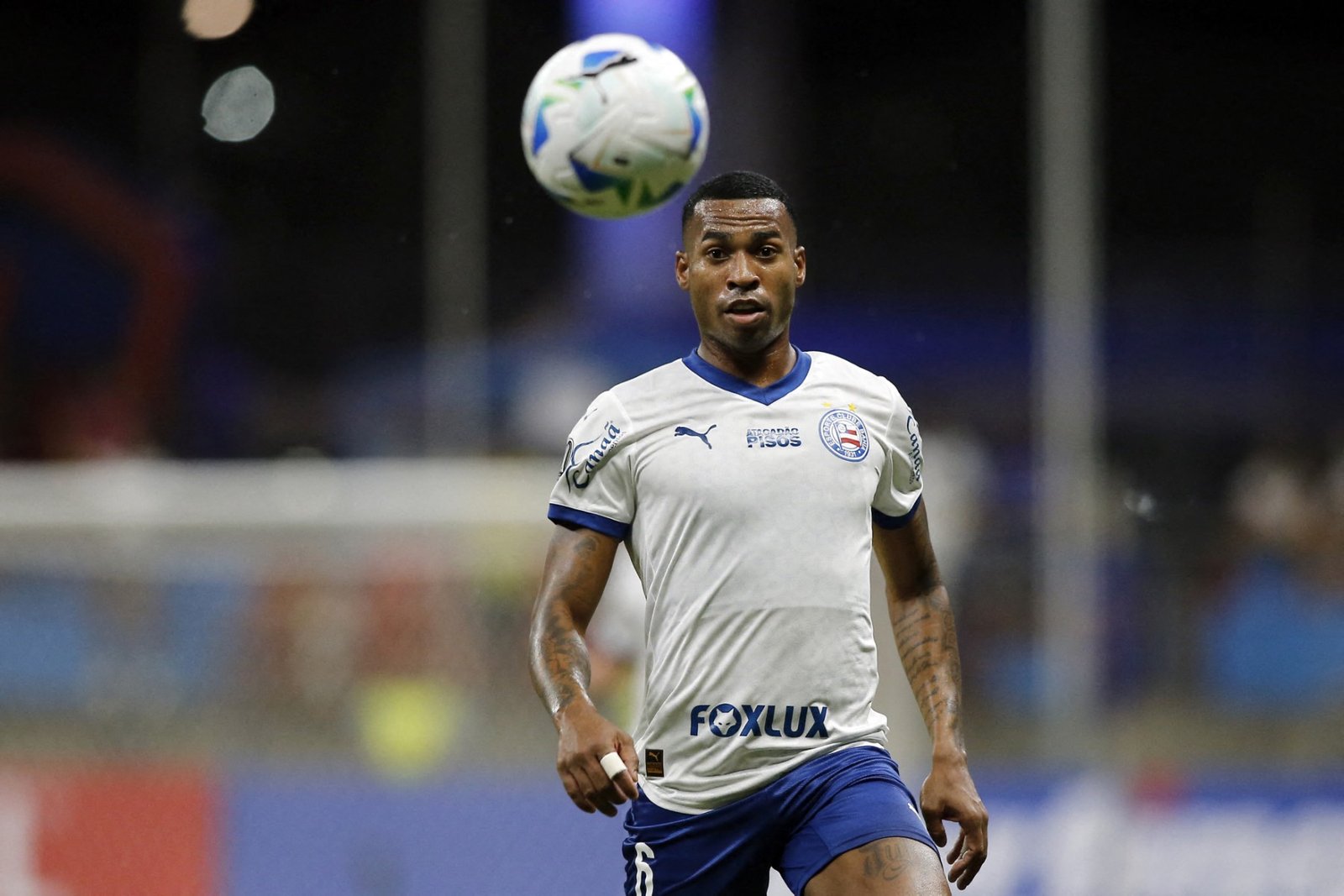 Sem Neymar e Gabigol, Santos abre 2 a 0, mas só empata com Bahia na Fonte Nova