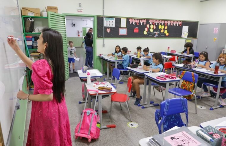 TJDFT e PGDF resolvem direitos de 237 professores do DF por via administrativa