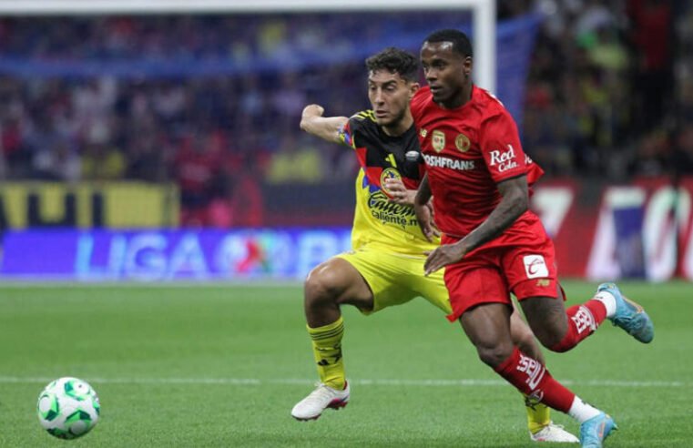 Toluca denuncia racismo contra o brasileiro Helinho