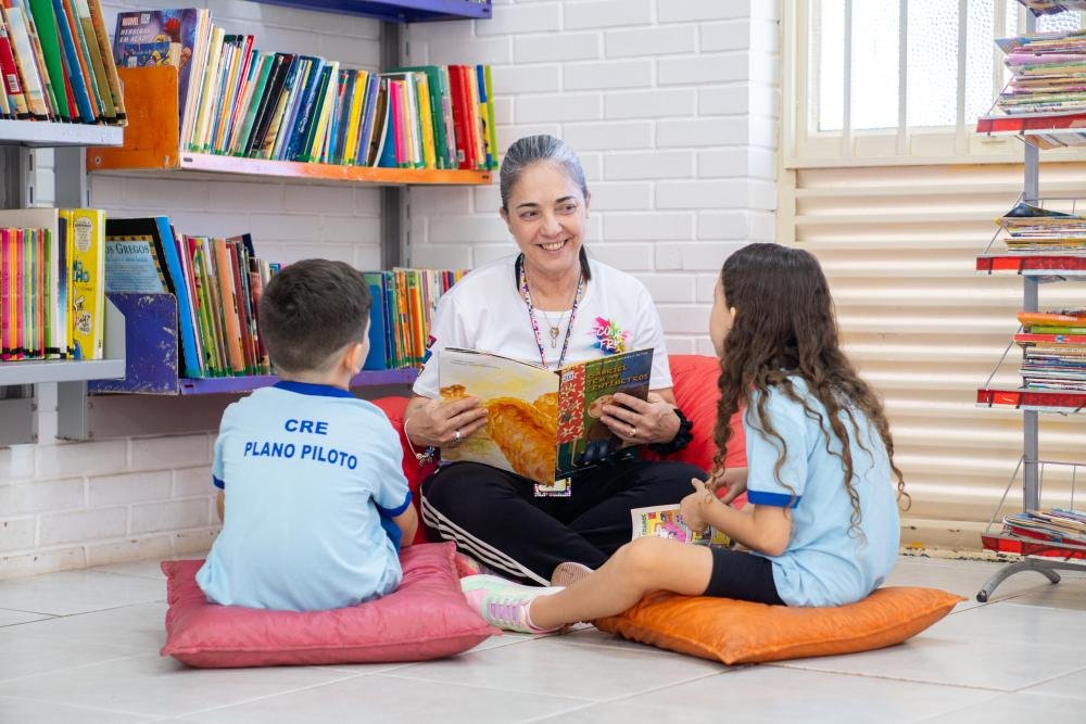Voluntários educadores impulsionam inclusão em escolas do DF