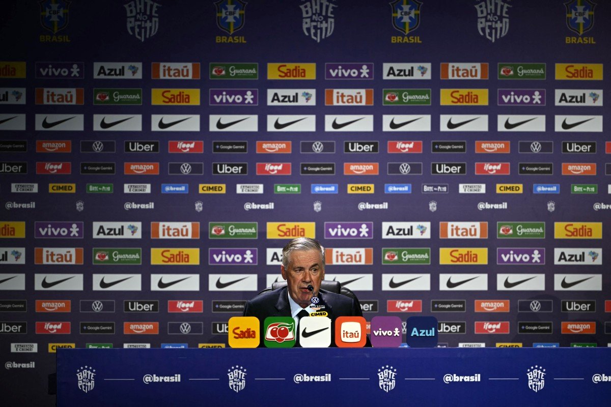 Ancelotti não segura olhos marejados e revela que lista foi fechada 5 horas antes de anúncio