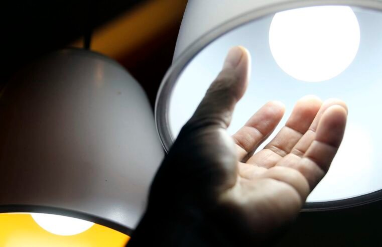 Aneel aprova R$ 5,5 bi para reduzir conta de luz em 22 distribuidoras