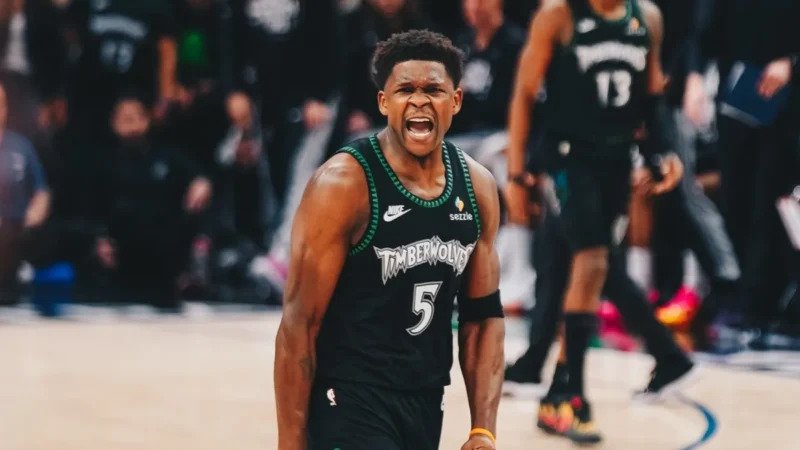 Anthony Edwards dedica vitória à mãe após virada dos Timberwolves sobre os spurs