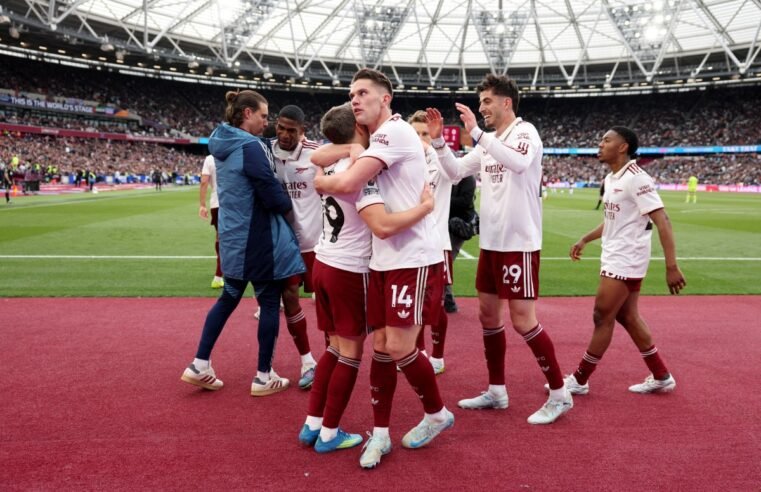 Arsenal bate West Ham, amplia vantagem sobre City e vê título mais próximo