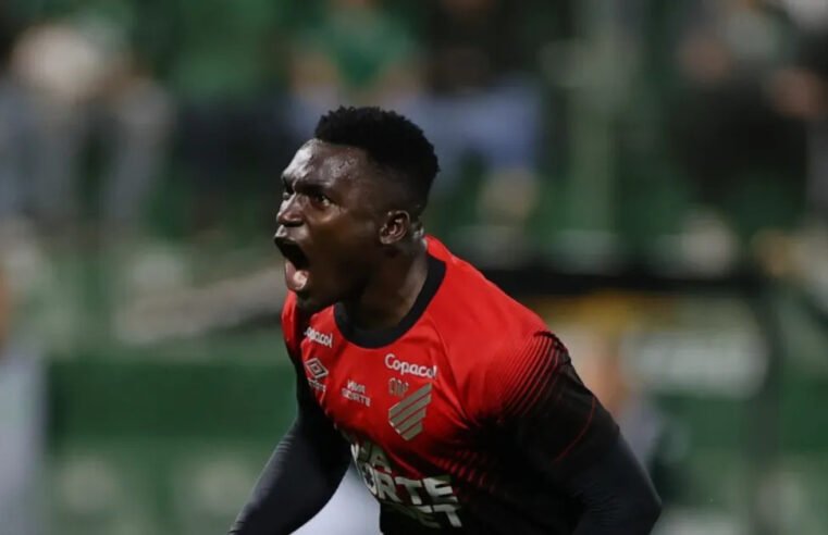 Athletico-PR vira sobre o Remo com dois gols do artilheiro Viveros e sobe ao G-4 no Brasileirão