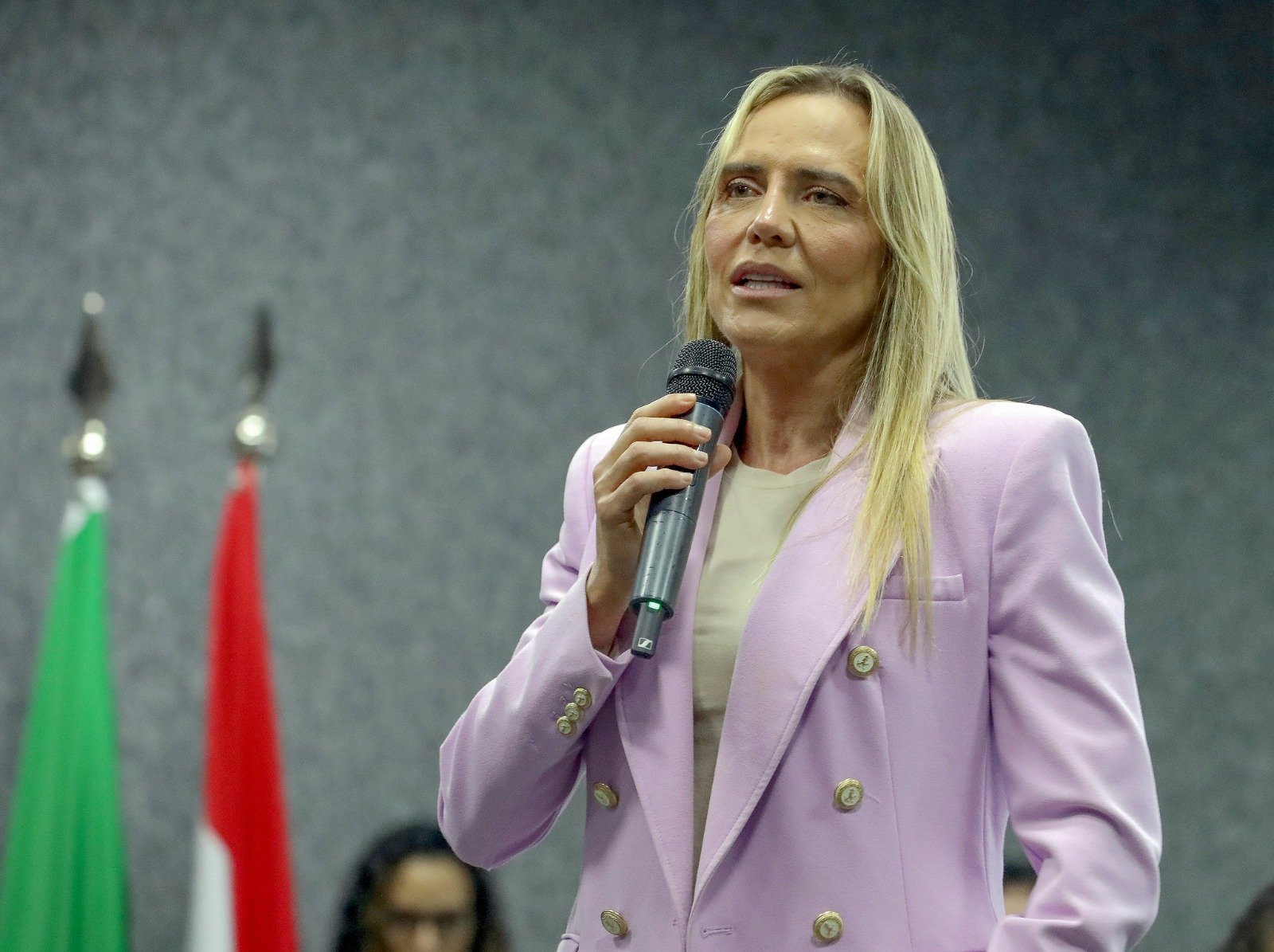 BRB: Celina Leão aposta em acordo com União para superar crise do banco