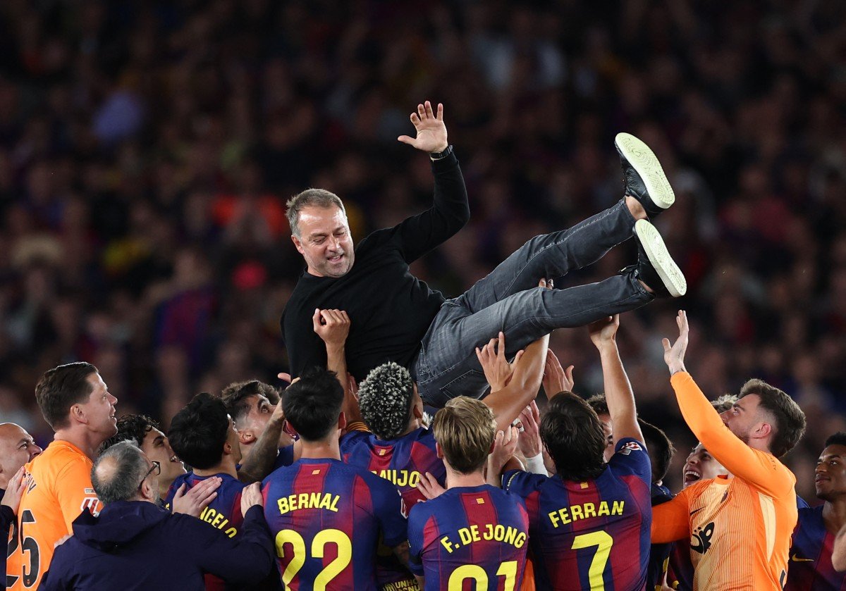 Barcelona castiga Real Madrid e celebra título espanhol em cima do rival