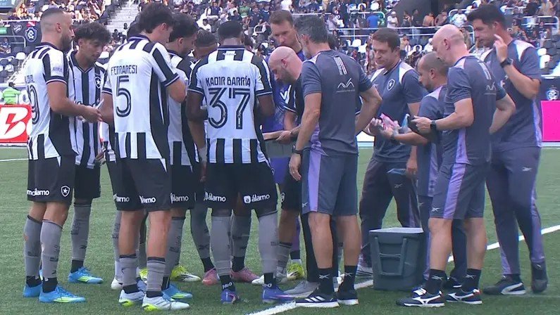 Botafogo leva virada do Remo nos acréscimos e perde após cinco jogos no Brasileirão