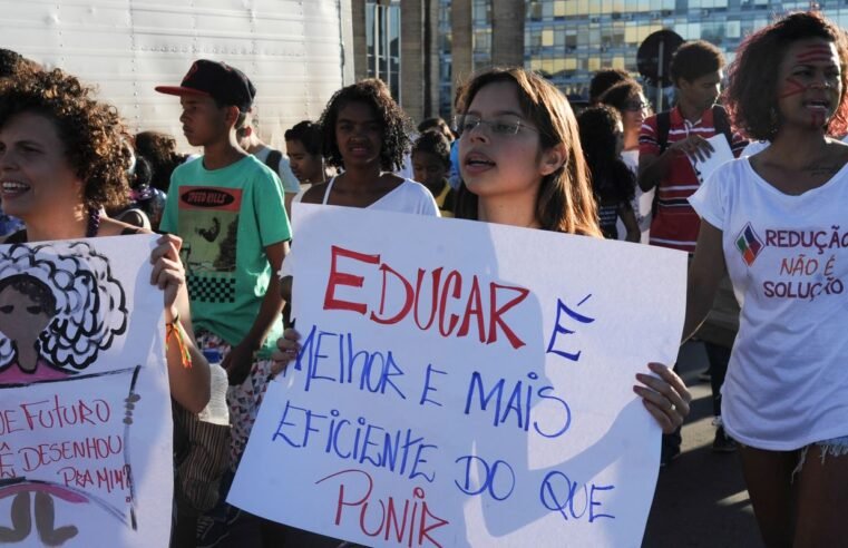 CCJ adia novamente análise de PEC sobre redução da maioridade penal