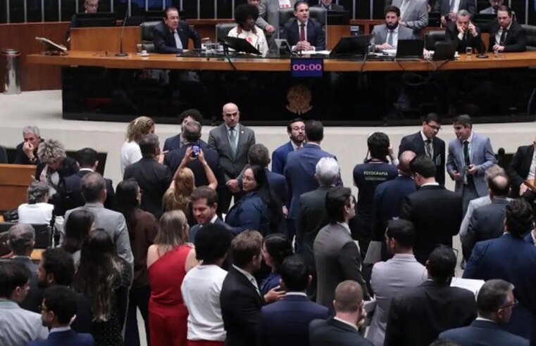 Câmara aprova, em primeiro turno, PEC do fim da escala 6×1