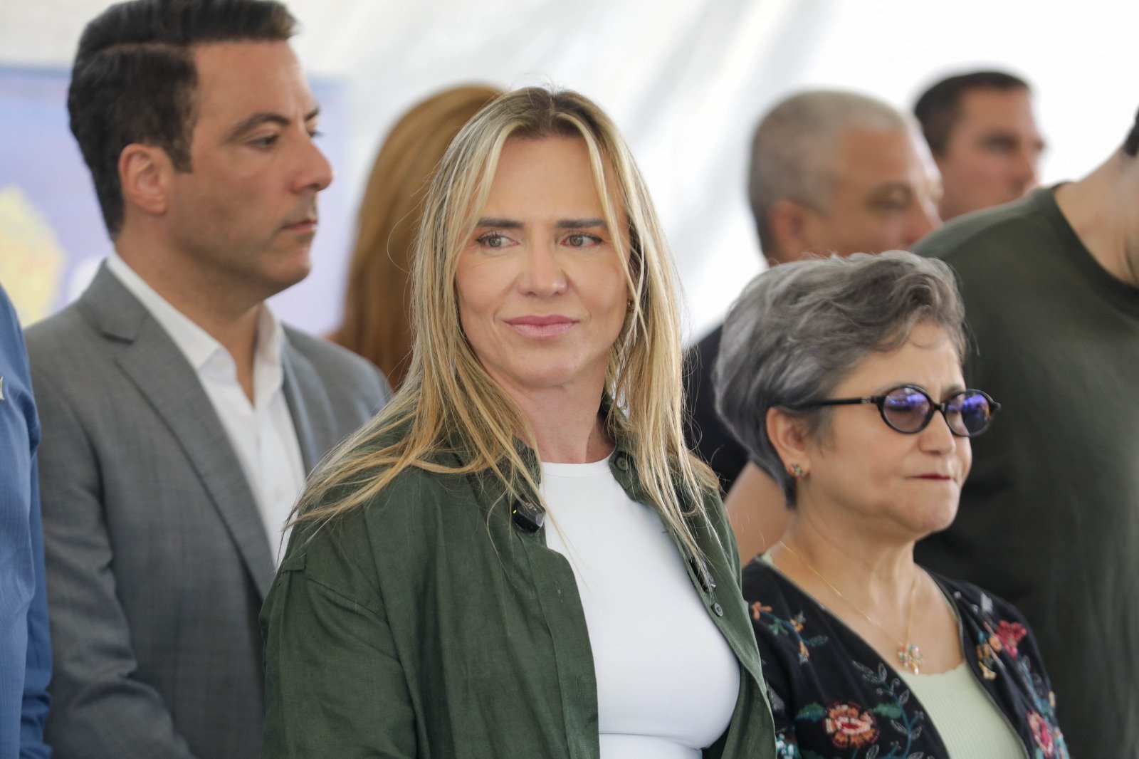 Celina Leão se compromete a corrigir descontos irregulares em salários de professores
