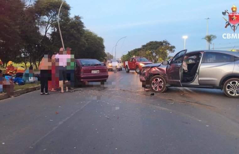 Colisão entre dois carros deixa cinco feridos no Gama
