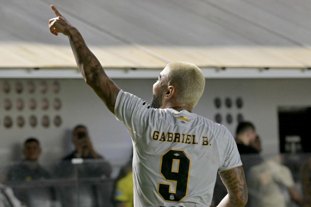Com 10 gols em 12 chutes no alvo, Gabigol desafia goleiro de Copa do Mundo