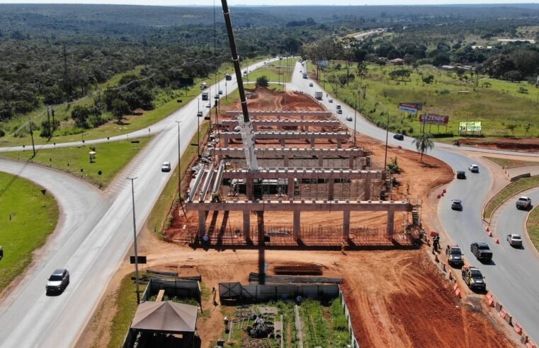 DER-DF conclui instalação de 100 vigas no viaduto de Planaltina