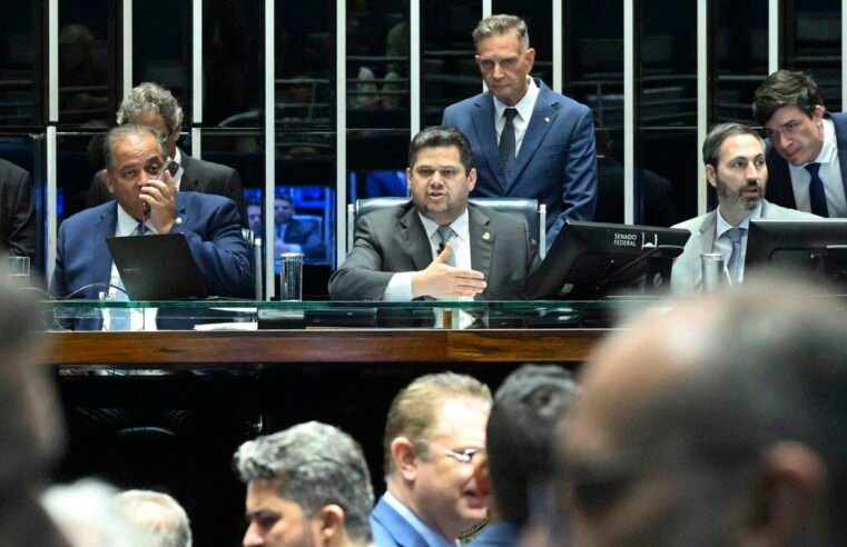 Dosimetria: Alcolumbre promulga lei que beneficia condenados pelo 8/1
