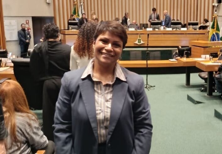 Eliane Souza de Abreu é aprovada pela CLDF para a presidência do IGES-DF