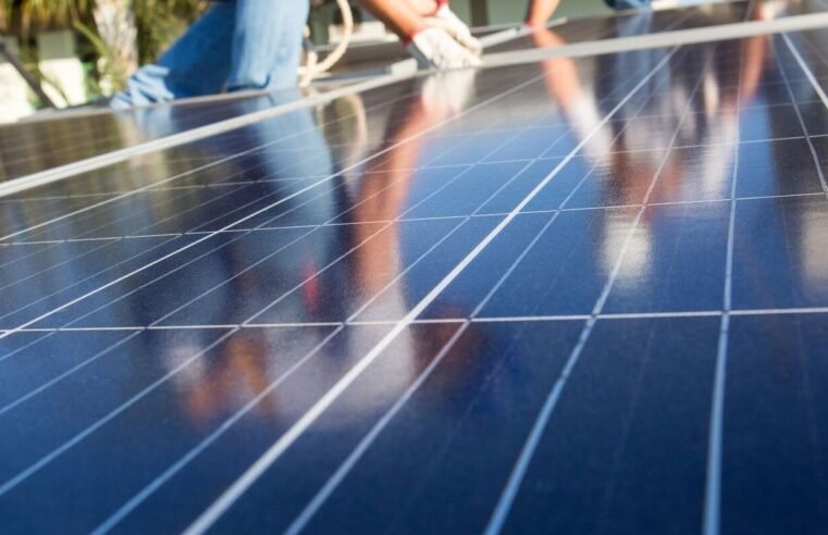 Energia solar supera R$ 300 bilhões em investimentos