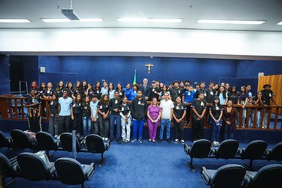 Estudantes do CEF 8 do Gama visitam TJDFT em programa educativo