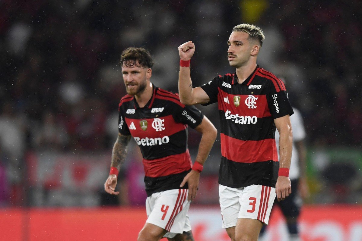 Flamengo busca empate com o Athletico-PR e continua a quatro pontos do Palmeiras no Brasileirão