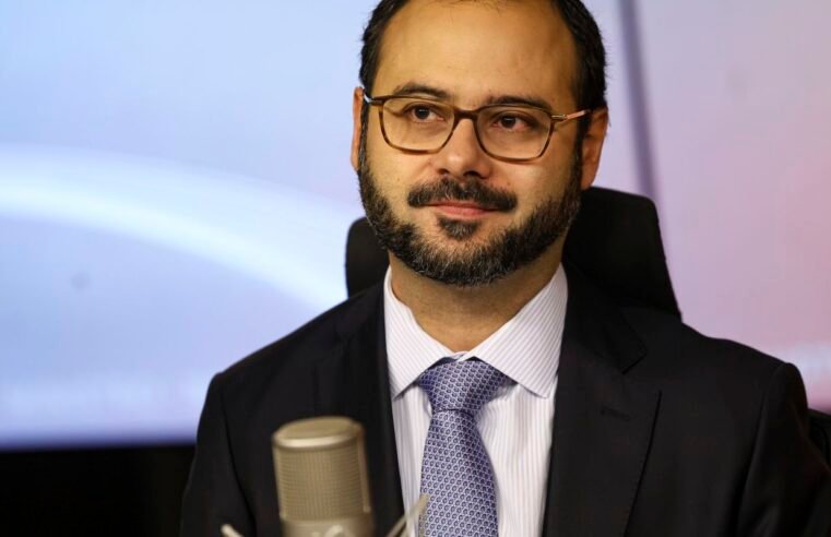 Governo avalia aumento de contratação pelo MEI com o fim da 6×1