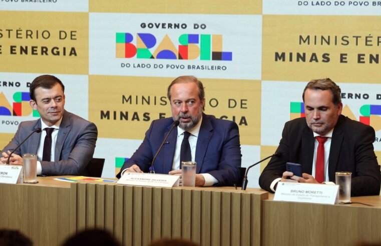Governo cria subsídio de até R$ 0,89 para segurar preço da gasolina