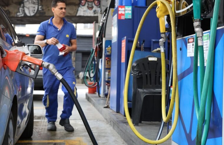Governo propõe subvenção da gasolina em R$ 0,44 por litro