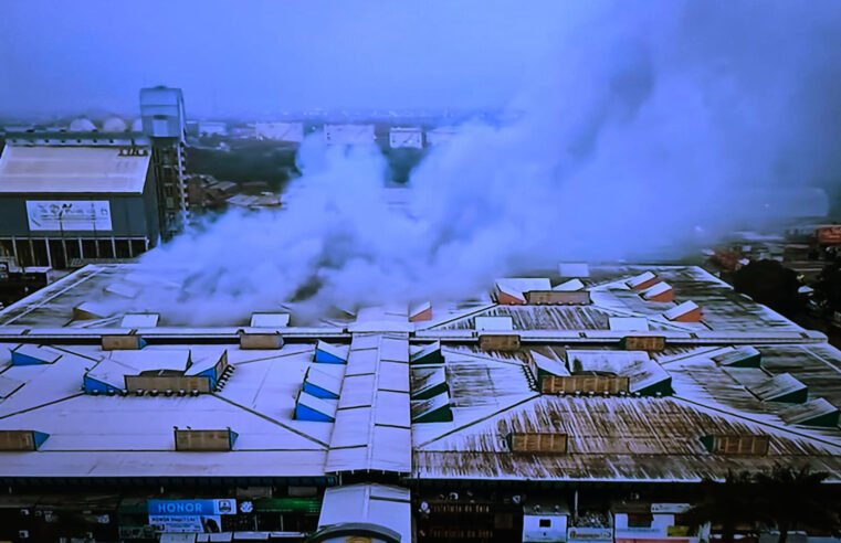 Incêndio atinge Feira dos Importados no SIA