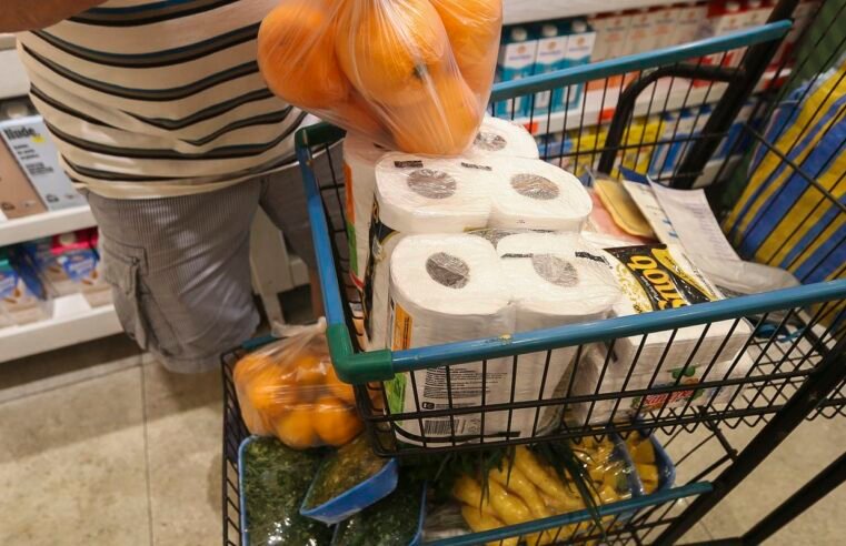 Inflação desacelera e fecha abril em 0,67%, pressionada por alimentos
