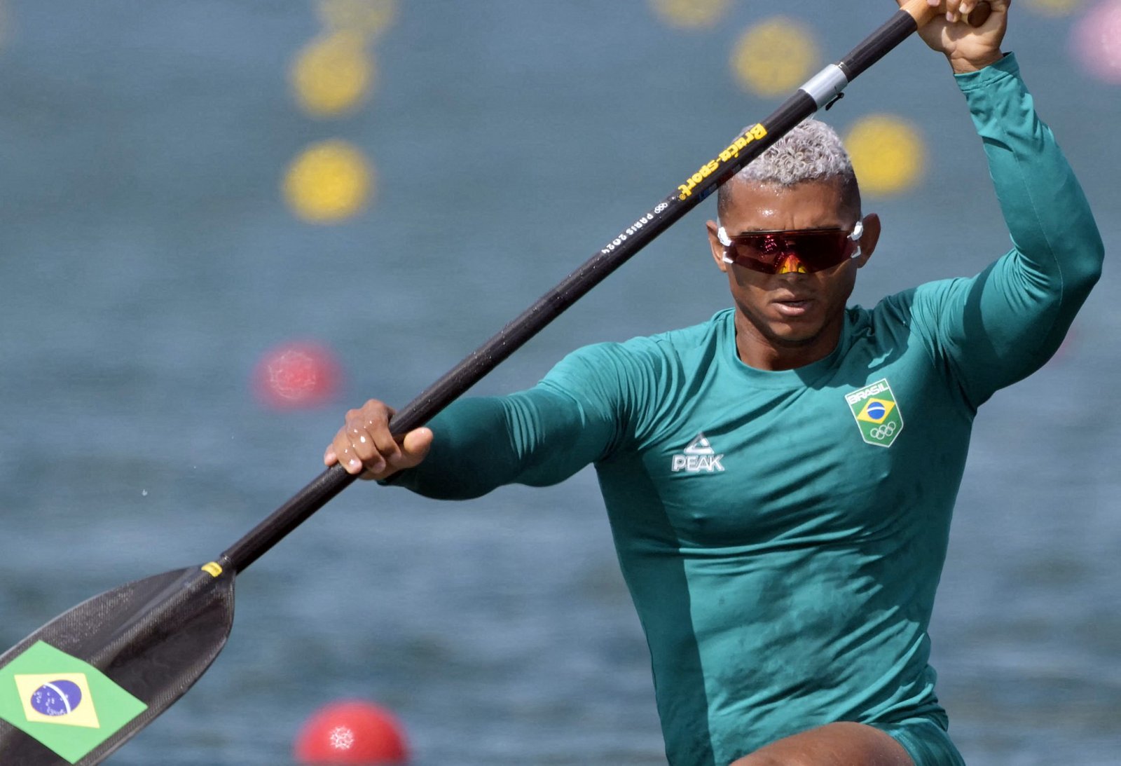 Isaquias Queiroz conquista medalha de prata na Copa do Mundo de canoagem