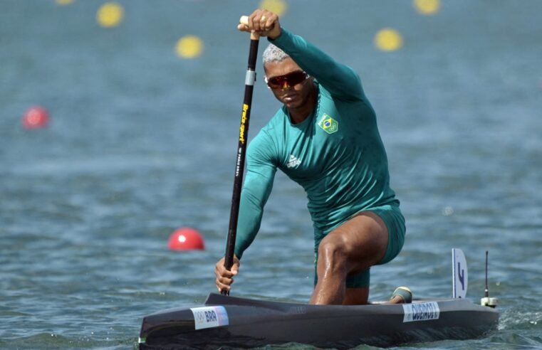 Isaquias Queiroz leva ouro na etapa alemã da Copa do Mundo de canoagem