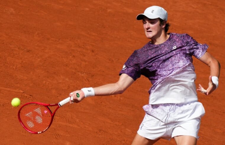João Fonseca conhece data e horário de jogo contra Casper Ruud em Roland Garros