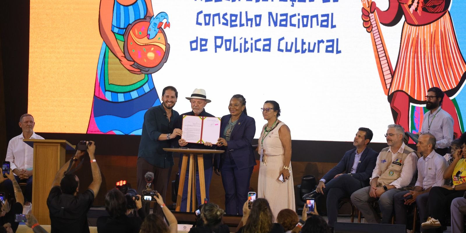 Lula anuncia ações para fortalecer culturas tradicionais e populares