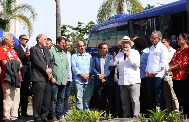 Lula pede que governador do RJ trabalhe para prender milicianos