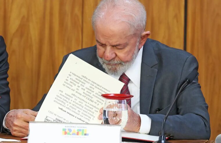 Lula veta lei que reconhece estágio como experiência profissional