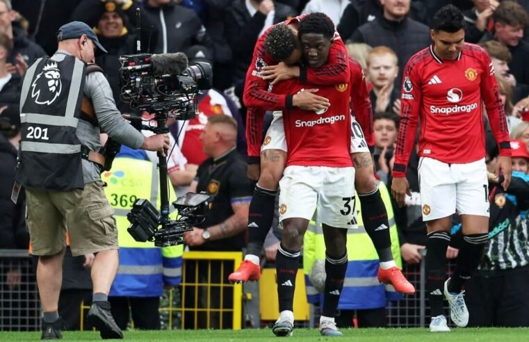 Manchester United derrota Liverpool e confirma retorno à Champions League