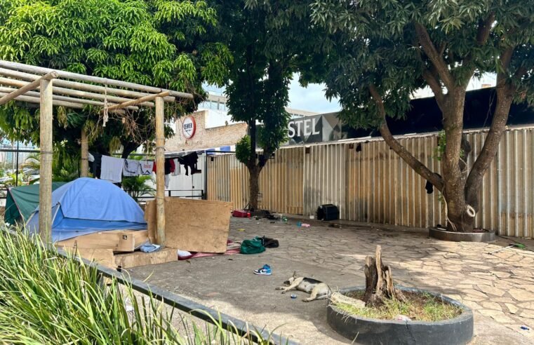 Moradores relatam insegurança com ocupação de pessoas em situação de rua em quadra de Águas Claras