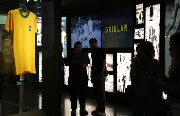 Museu do Futebol lança exposição sobre camisas da seleção brasileira