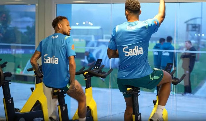 Neymar deve desfalcar o Brasil nos amistosos e pode perder estreia na Copa, diz médico da CBF